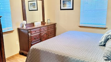 2 bedrooms, travel crib, free WiFi, bed sheets