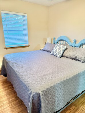 2 chambres, lit parapluie, Wi-Fi gratuit, draps fournis