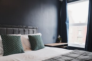 Apartment | 2 bedrooms, iron/ironing board, free WiFi, bed sheets - Garmoyle Road Flat 2 (Liverpool)