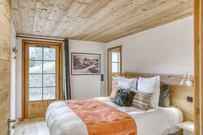 5 Schlafzimmer, Schreibtisch, Bügeleisen/Bügelbrett, kostenloses WLAN