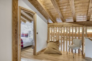 5 Schlafzimmer, Schreibtisch, Bügeleisen/Bügelbrett, kostenloses WLAN