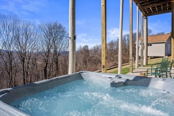 Banyera d'hidromassatge a l'aire lliure