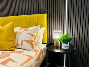 1 habitación, tabla de planchar con plancha, wifi y ropa de cama