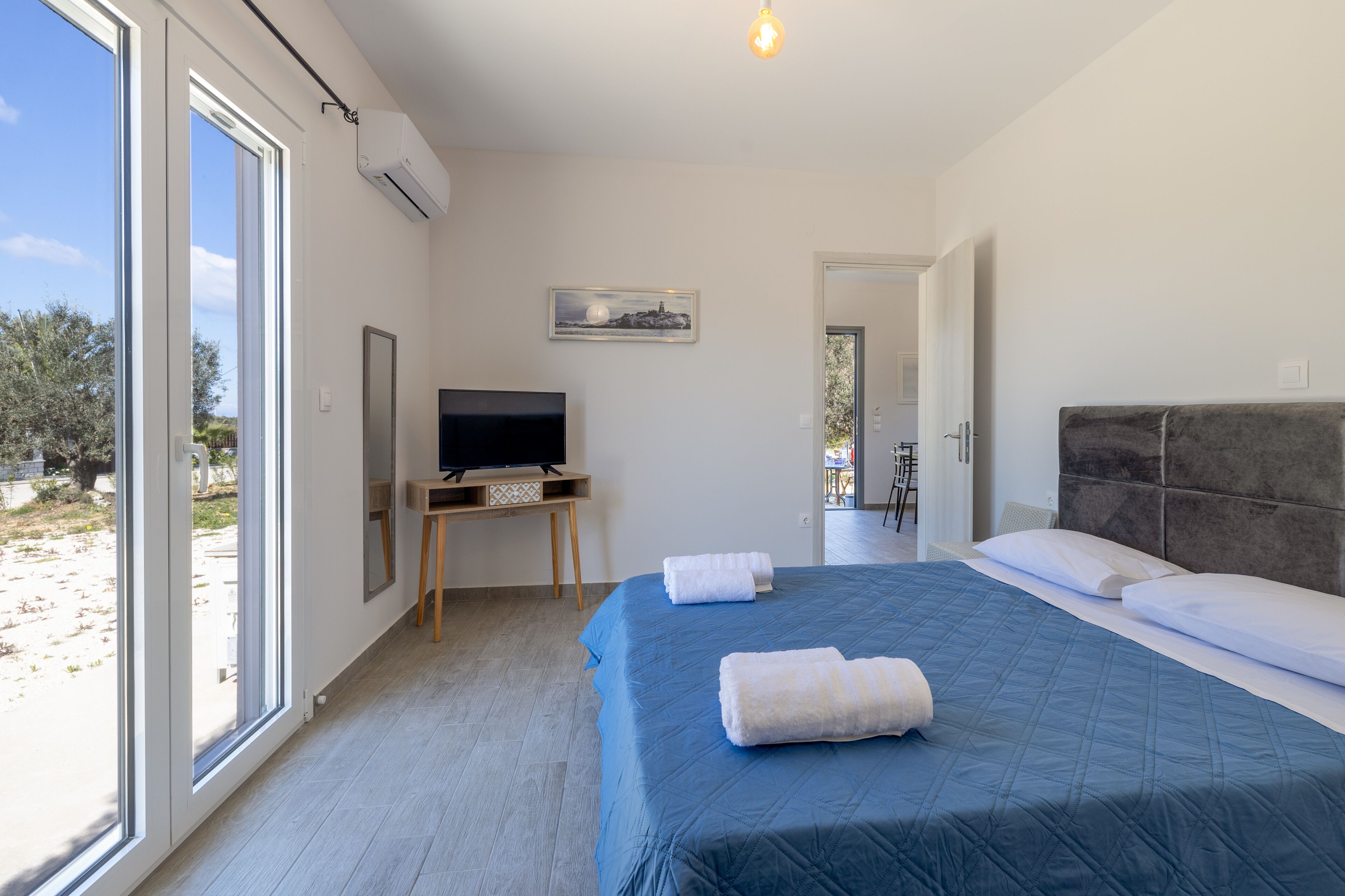 2 bedrooms, iron/ironing board, travel crib, WiFi (free)