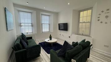 Apartment | Living area | TV