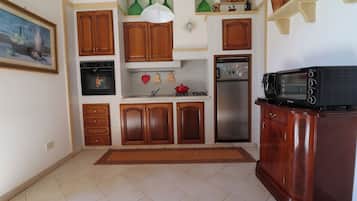 Apartment, 1 Bedroom, Smoking, Balcony | Private kitchen