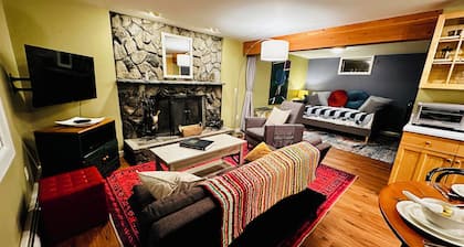 Private Truro apt near Corn Hill Beach & Ptown, dog-friendly--laundry & parking!