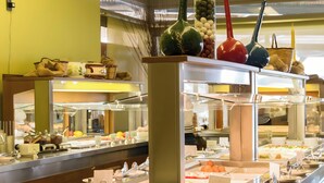 Free daily buffet breakfast  - Thessalikon Grand Hotel (Karditsa)