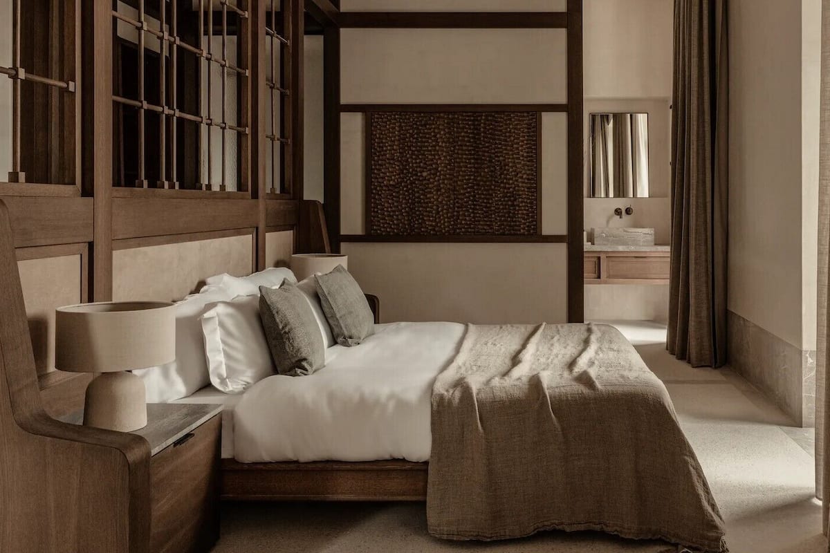 Suite Romantique | 1 chambre, coffres-forts dans les chambres, bureau