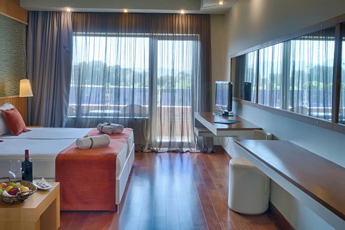 1 chambre, coffres-forts dans les chambres, bureau