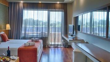 1 phòng ngủ, két bảo mật tại phòng, bàn