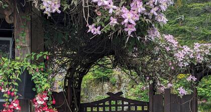 Private Garden Suite in Langford - Free car charger
