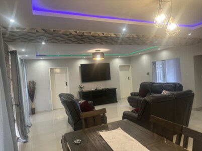 Secure 5 Bedroom Private Residence near Harare International Airport