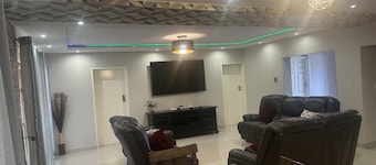 Secure 5 Bedroom Private Residence near Harare International Airport