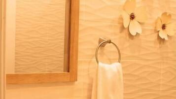 Hårtørrer, håndklæder, Sæbe, Shampoo