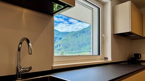 家庭公寓 | 私人廚房 | 大型冰箱、烤箱、洗碗機、鍋具/餐盤/廚房用品