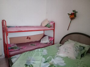 1 多间卧室、熨斗/熨衣板、旅行婴儿床、WiFi