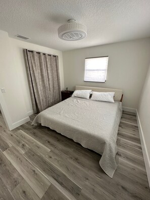 3 soverom, strykejern/-brett, wi-fi (inkludert) og sengetøy