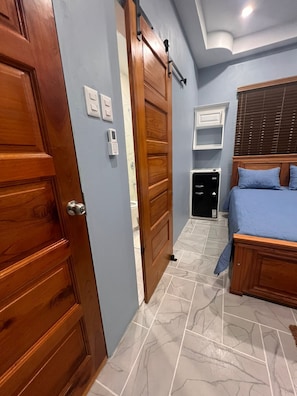 Memory-foam beds, blackout curtains, iron/ironing board, free WiFi - Aqua Lounge The Venue (Sangre Grande)