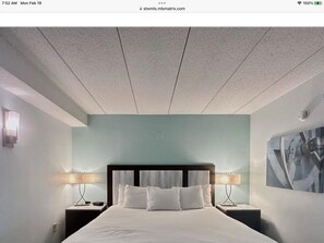 1 bedroom, iron/ironing board, WiFi, bed sheets - Waterfront property in Newport Rhode Island June 23-30 2024. Downtown resort. (Newport)