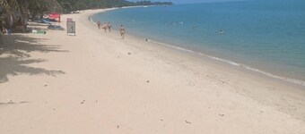 Private house one bedroom, full furniture, small kitchen, 5 minutes to the beach