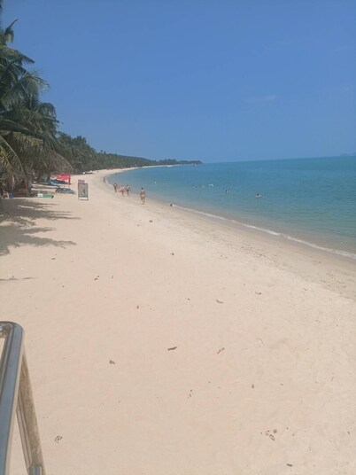 Private house one bedroom, full furniture, small kitchen, 5 minutes to the beach