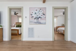 2 bedrooms, desk, iron/ironing board, travel crib - Ivey Cottage: 5 min to Downtown & Pet Friendly! (Wilmington)