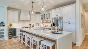 House (Good Vibes Villa) | Private kitchen