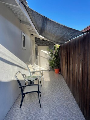 Terrace/patio - Taminaka Comfortable Apartment (Oranjestad)