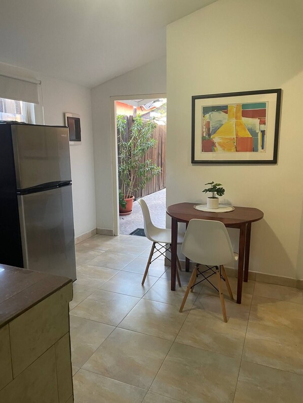 Dining - Taminaka Comfortable Apartment (Oranjestad)