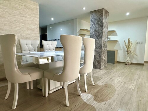 Apartamento Espacioso Cómodo y Lujoso en Zona Exclusiva de Bogota