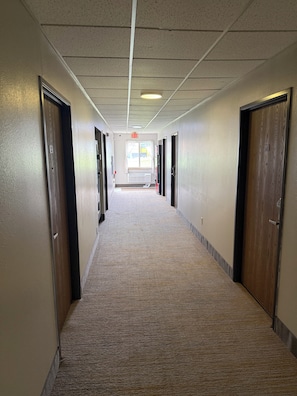 Hallway - Country Haven Inn (Burlington)