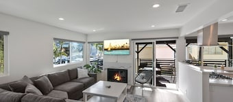 CDM Goldenrod - 5 min Walk to Beach with 2 Decks, Firepit, Central AC