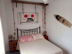 1 bedroom, iron/ironing board, bed sheets - Sol y Playa Oliva (VC)