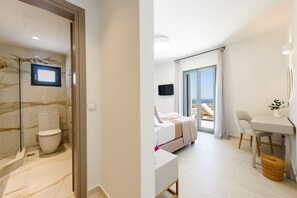 3 bedrooms, in-room safe, iron/ironing board, free WiFi