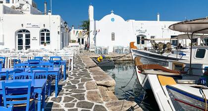 Exquisite Athens Villa | 1 Bedroom | Villa Izuru | Acropolis View | Platia Agion Asomaton