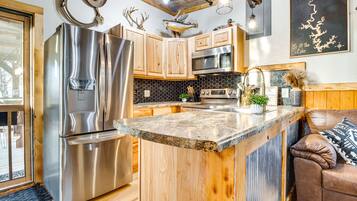 冰箱、微波炉、炉灶、洗碗机