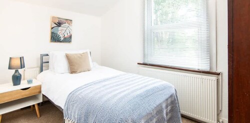 Hanwell Private Single Room Near Station by Omega