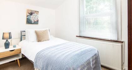 Hanwell Private Single Room Near Station by Omega