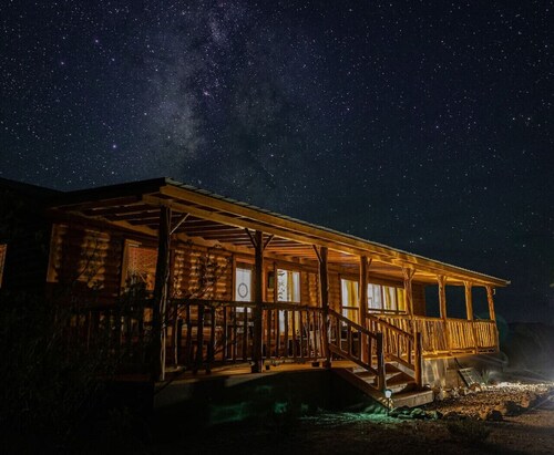 Lodge - 3Bedrooms + 2.5 Baths in Terlingua