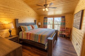 3 bedrooms, desk, iron/ironing board, travel cot