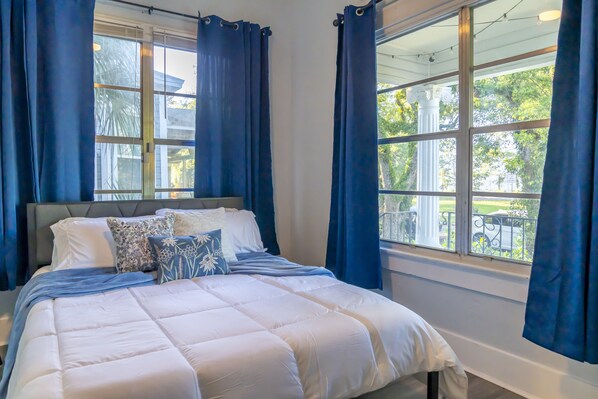 4 Schlafzimmer, Schreibtisch, Bügeleisen/Bügelbrett, WLAN