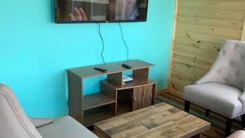 Perusmökki | Oleskelualue | Taulutelevisio