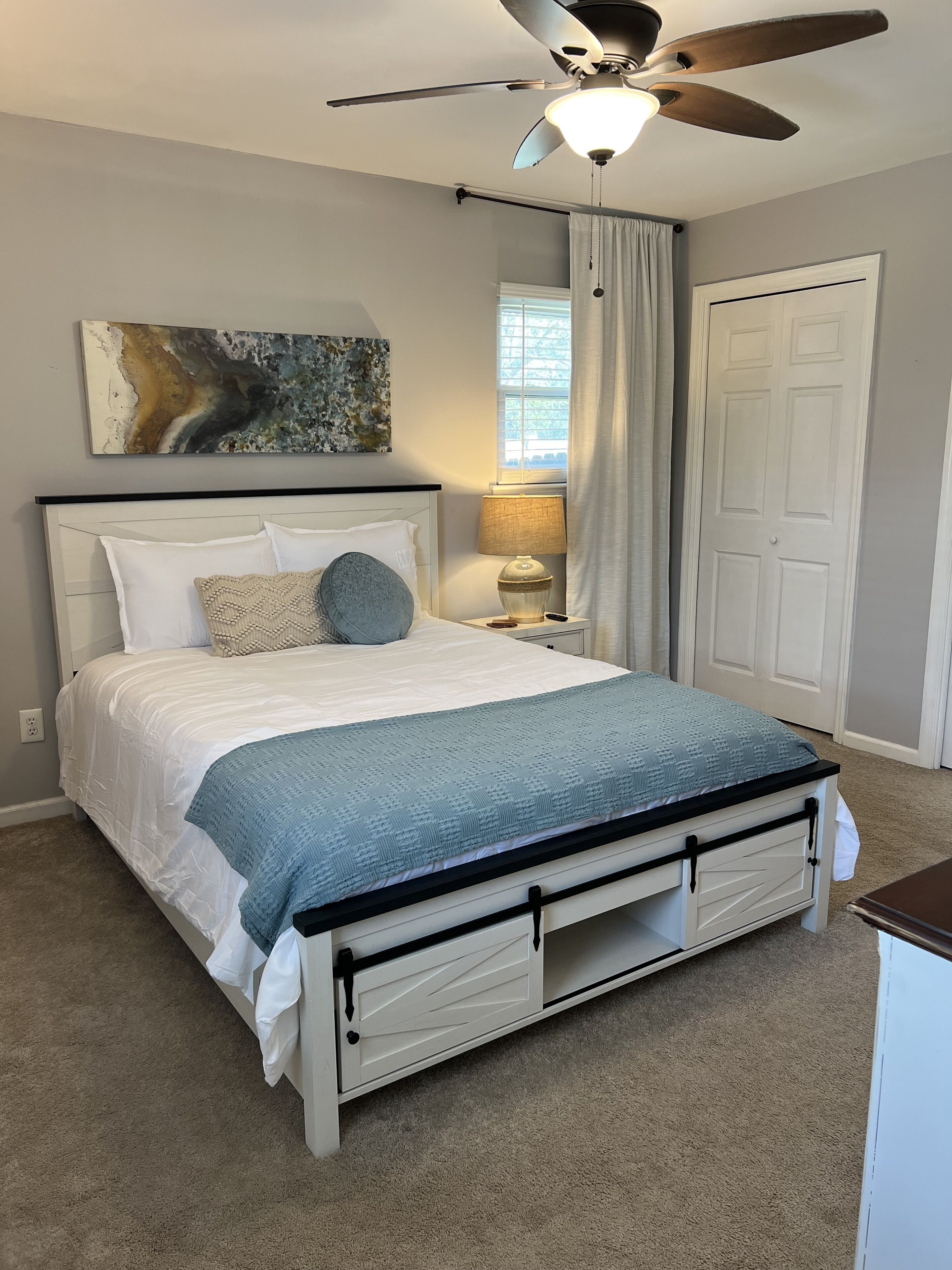 3 bedrooms, desk, free WiFi, bed sheets