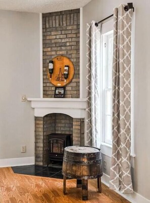 Interior - Cozy Farmhouse close to Sisterdale and Texas Wine Country! (Boerne)
