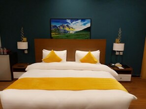 Soundproofing, iron/ironing board, free WiFi