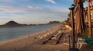 Sun-loungers, beach towels - Villa Del Palmar Beach Resort and Spa One Bedroom Suite Sleeps 4- Cabo San Lucas (Cabo San Lucas)