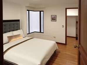 5 bedrooms, WiFi, bed sheets