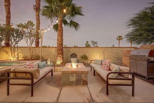 Calle-West! 4 BR Pool, Spa, Pool Table, Game Room!