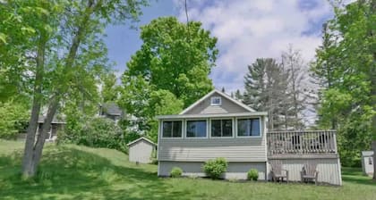 One Bedroom Cottage W/Loft By The Moon River